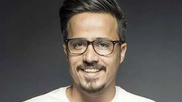 اصفهان گردی عاشقانه و رومانتیک تازه داماد سینما و همسرش با رونمایی از تیپ اسپورت آقای بازیگر و عروسش+عکس