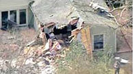 معجزه در حادثه سقوط هواپیما روی سقف یک خانه در امریکا