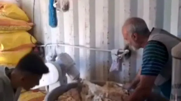 فیلم / راه‌اندازی نانوایی صلوات در حصارک کرج