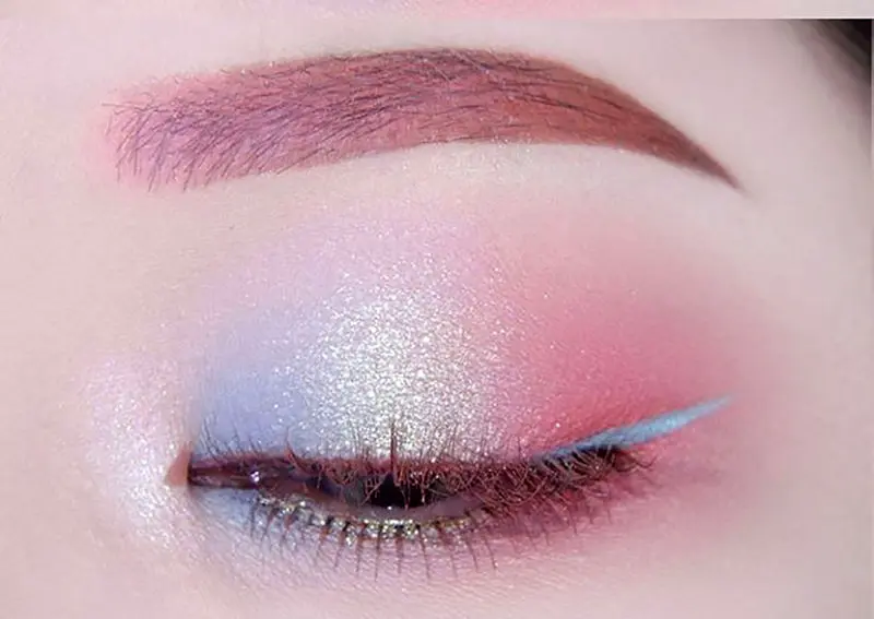 میکاپ عروسکی صورتی