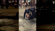 مبارزه خنده دار افسر پلیس با یک بوکسور حرفه ای در خیابان + فیلم