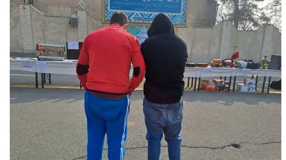 گفتگو با میوه فروش و ترشی فروش کرجی که سارقان مسلح شدند / زورگیری با کلت کمری در کرج + فیلم