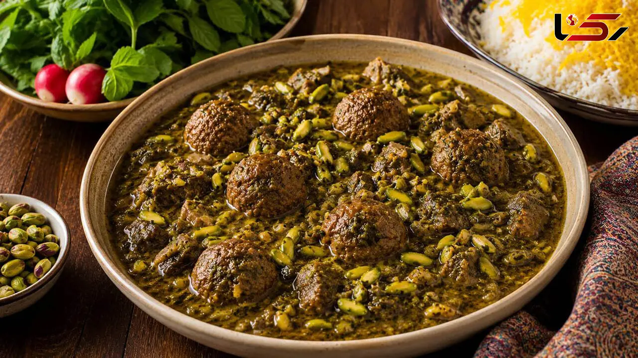 خورشت پسته؛ یک غذای خاص برای مهمانی‌ های شیک