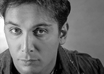 دانلود آهنگ باشکوه شادمهر عقیلی به نام هنوزم خیلی دوست دارم / هنوزم بی تو افسرده ام...