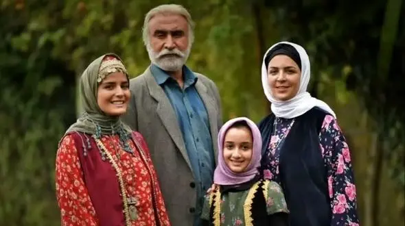 عکس| سفر در زمان؛ قاب احساسی «سوجان و مادر حوا» در پشت صحنه سریال سوجان؛ سال 1402