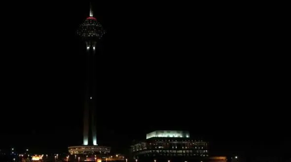 فیلم لحظه خاموشی برج میلاد، به مناسبت شهادت رییس جمهور  