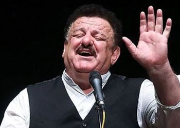 فیلم آواز شاد /  استاد ناصر وحدتی با آهنگ آها بوگو کم کم وارد فاز رقص شد ...
