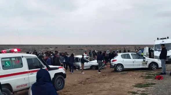 10 کشته و مجروح در تصادف پراید با پژو 206 