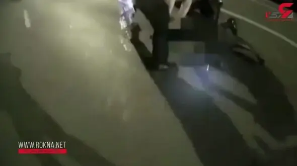 دستگیری مرد بدون لباس توسط گشت شب پلیس + فیلم