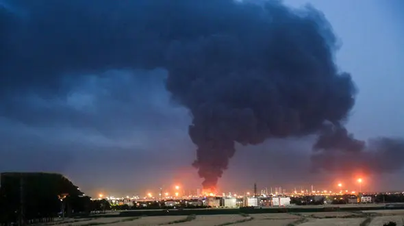 عکس های دومین روز از آتش‌سوزی پالایشگاه تهران + جزئیات آخرین وضعیت