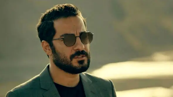 نوید محمدزاده ایموجی عجیبی برای هانیه توسلی گذاشت