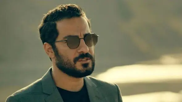 نوید محمدزاده ایموجی عجیبی برای هانیه توسلی گذاشت