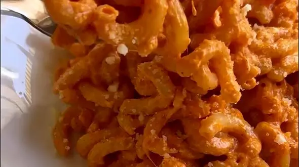 طرز تهیه یک پاستای ساده و خوشمزه + فیلم