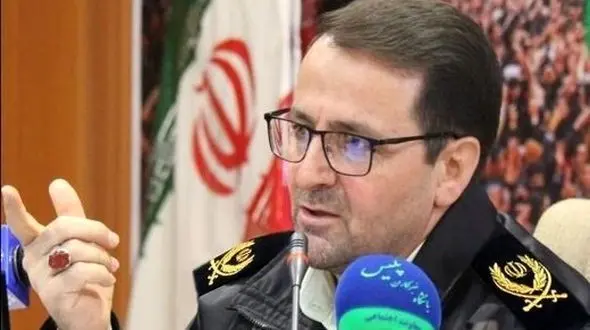 رییس پلیس آدربایجان غربی : دختران در استرالیا با دامن نمی‌توانند در جلسه امتحان حضور یابند/ در اروپا دختران دانشگاهی  به خاطر لاک اخراج می شوند