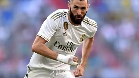 نظر کارشناسان داوری درخصوص گل آفساید بنزما/ قانون جدید اجرا شد