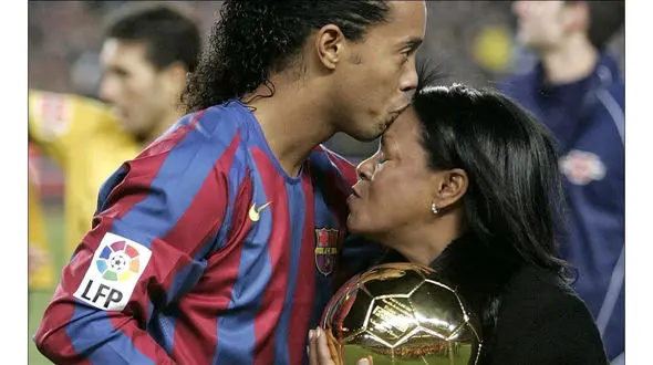 مرگ مادر فوتبالیست سرشناس به خاطر کرونا + عکس