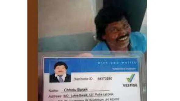 گدای میلیونر هندی / او 3 زن خوشگذران با زندگی اعیانی دارد