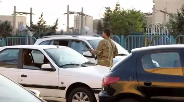 فیلم از صمیمی ترین ایست بازرسی های نیروهای نظامی در سطح شهر تهران / خدا قوت