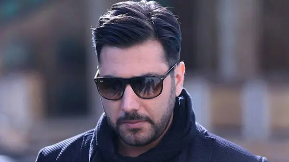 نماهنگ "ثانیه" با صدای احسان خواجه امیری و با بازی نیوشا ضیغمی + فیلم