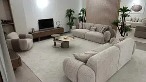 چطور پذیرایی خانه را با مبل و میز ناهارخوری شیک بچینیم؟