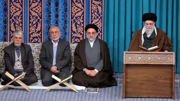 رهبر انقلاب: شرط حل مشکلات و پیشرفت، اعتماد به خدا و ورود به میدان