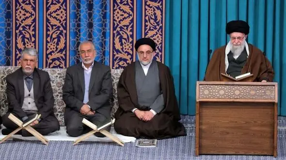رهبر انقلاب: شرط حل مشکلات و پیشرفت، اعتماد به خدا و ورود به میدان