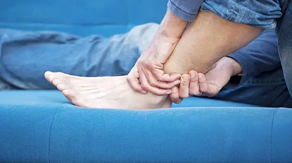 دلایل گزگز مداوم پا چیست؟