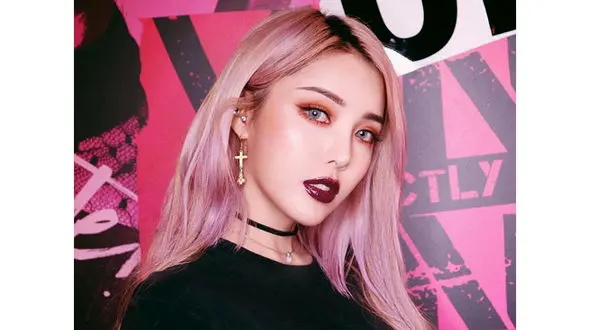 ملکه زیبایی اینستاگرام غوغا به پا کرد+تصاویر