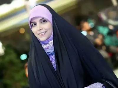 نگاهی به استایل خارج گردی مژده لواسانی در منطقه توریستی خوش آب و هوا