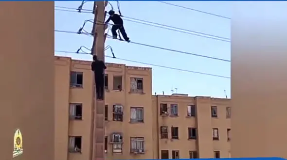 فیلم لحظه نجات یک جوان از مرگ خود خواسته توسط پلیس