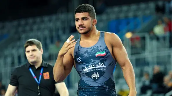 فیلم شاهکار پدیده جدید کشتی فرنگی ایران / فرخی با امتیاز عالی به نیمه نهایی رفت