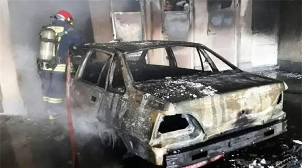 حریق خودرو در پارکینگ یک مصدوم برجای گذاشت /کرج