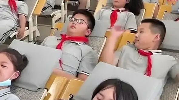 فیلم / امکانات دانش آموزان ژاپنی در مدرسه