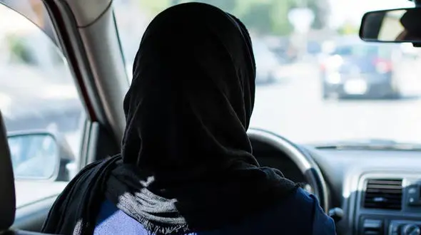 یک زن راننده تاکسی: سریال «از یاد رفته» تصویری غلط، از زنان راننده تاکسی به جامعه ارائه می دهد / شأن زنان راننده را مخدوش کرده اند+ فیلم