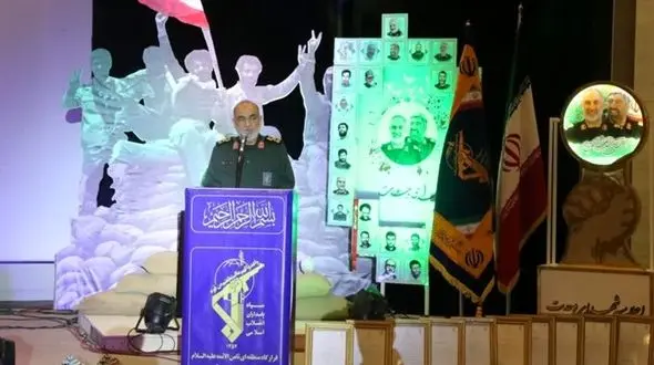 لرستانیها مردمانی غیو‌ر، قدر‌تمند و تجسم غیرت ابوالفضلی، وفاداری، فداکاری، و جوانمردی هستند