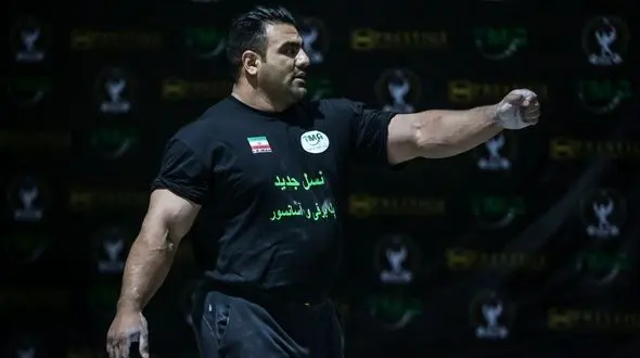 عزت پور بار دیگر به عنوان قهرمانی رسید 