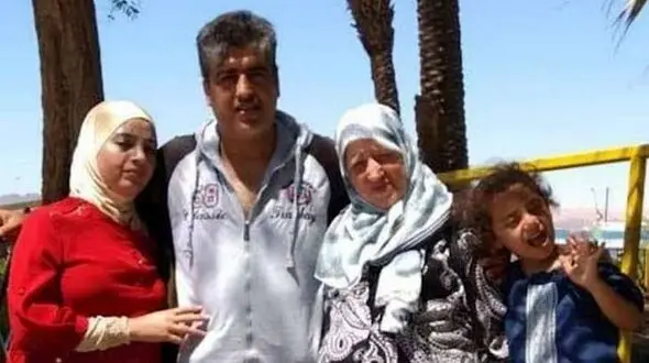 اتفاقی دردناک در مراسم خاکسپاری / مادر یک قربانی حمله تروریستی هنگام مراسم دق کرد+عکس
