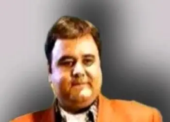 آواز شاد؛ رقص اسلوموشن اکبر عبدی تو مراسم عقدش دهه 40 با عرق جوین قسمت زنونه