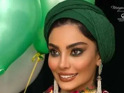 تولد 33 سالگی صحرا اسداللهی بازیگر روستا زاده کشورمان وسط اتوبان زیر پل؛ شمارو دارم خوشبخت ترین آدم کره ی زمینم