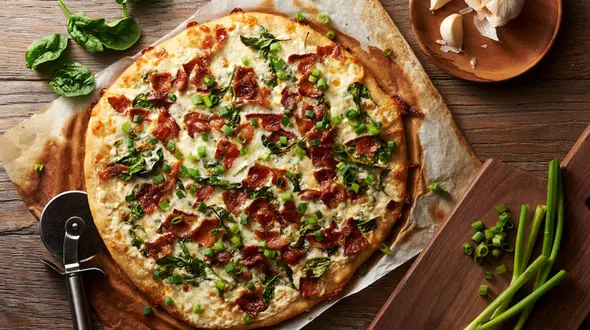 طرز تهیه پیتزا آلفردوس خانگی با سس مخصوص