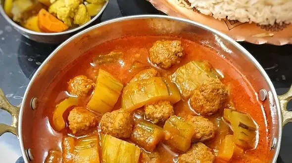 خورش خیار چنبر با گوشت قلقلی؛ غذایی متفاوت برای ناهار
