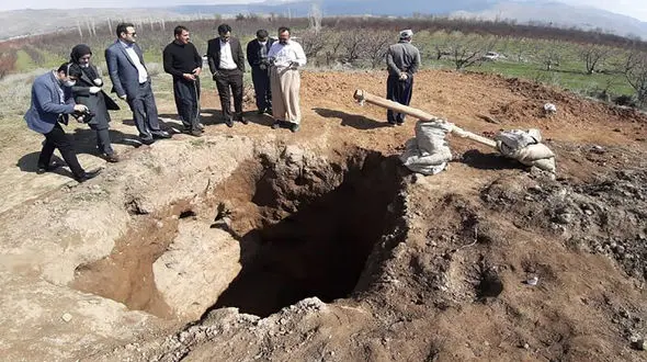 بازداشت 5 مرد بابلی که نقشه گنج داشتند / در حال کندن زمین غافلگیر شدند