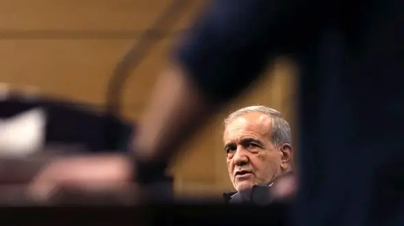 اسامی همراهان پزشکیان در سفر به نیویورک / دختر رئیس جمهور همسفر او است