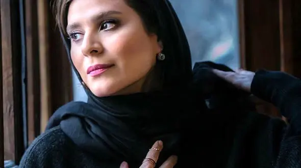 ژست خنده دار سحر دولتشاهی در حال گریم