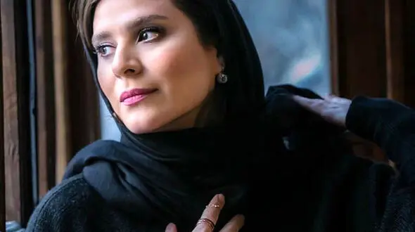 ژست خنده دار سحر دولتشاهی در حال گریم
