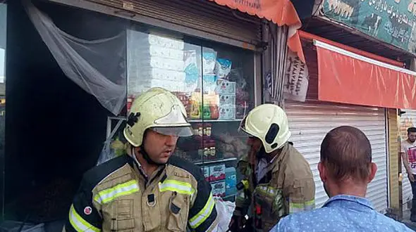 مهار آتش سوزی یک سوپر مارکت در تهرانسر + عکس