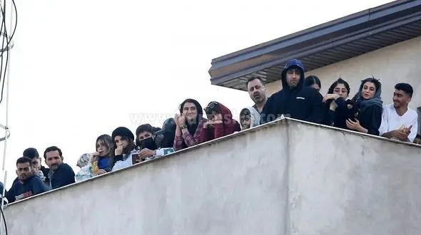 فقط در این شهر می توانید فوتبال را خانوادگی ببینید+ عکس