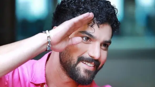 فیلم /  سینا مهراد: کی نوبت مردم ما و مملکت ما میشه شاد بشیم؟ / به نظرم تو سال جدید دیگه واقعا نوبت ماست !
