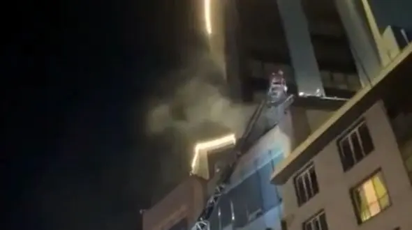 آتش سوزی در مرکز خرید پالادیوم در شمال تهران + فیلم