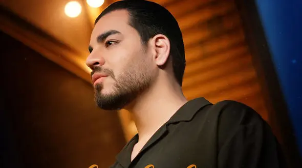 دانلود آهنگ  باشکوه جدید سعید صادقی ماه قشنگم / انقدر خوبه چشمات حالشو به جون می خرم